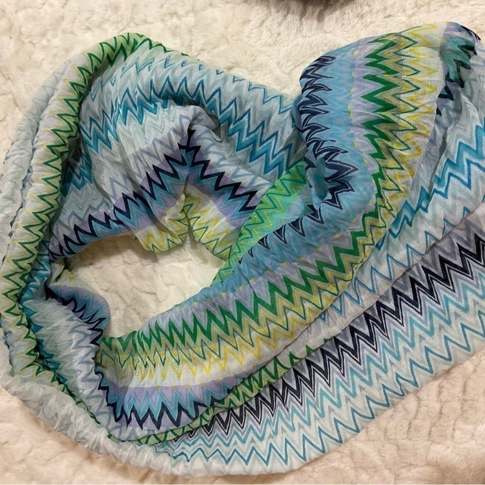 Beautiful Multicolored Scarf Infinity - Picture 2 of 4